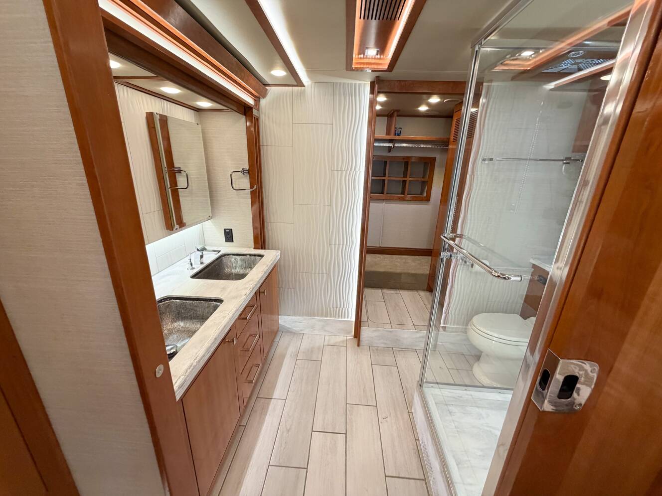 A photo of this 2021 Tiffin Motorhomes ZEPHYR 45 PZ