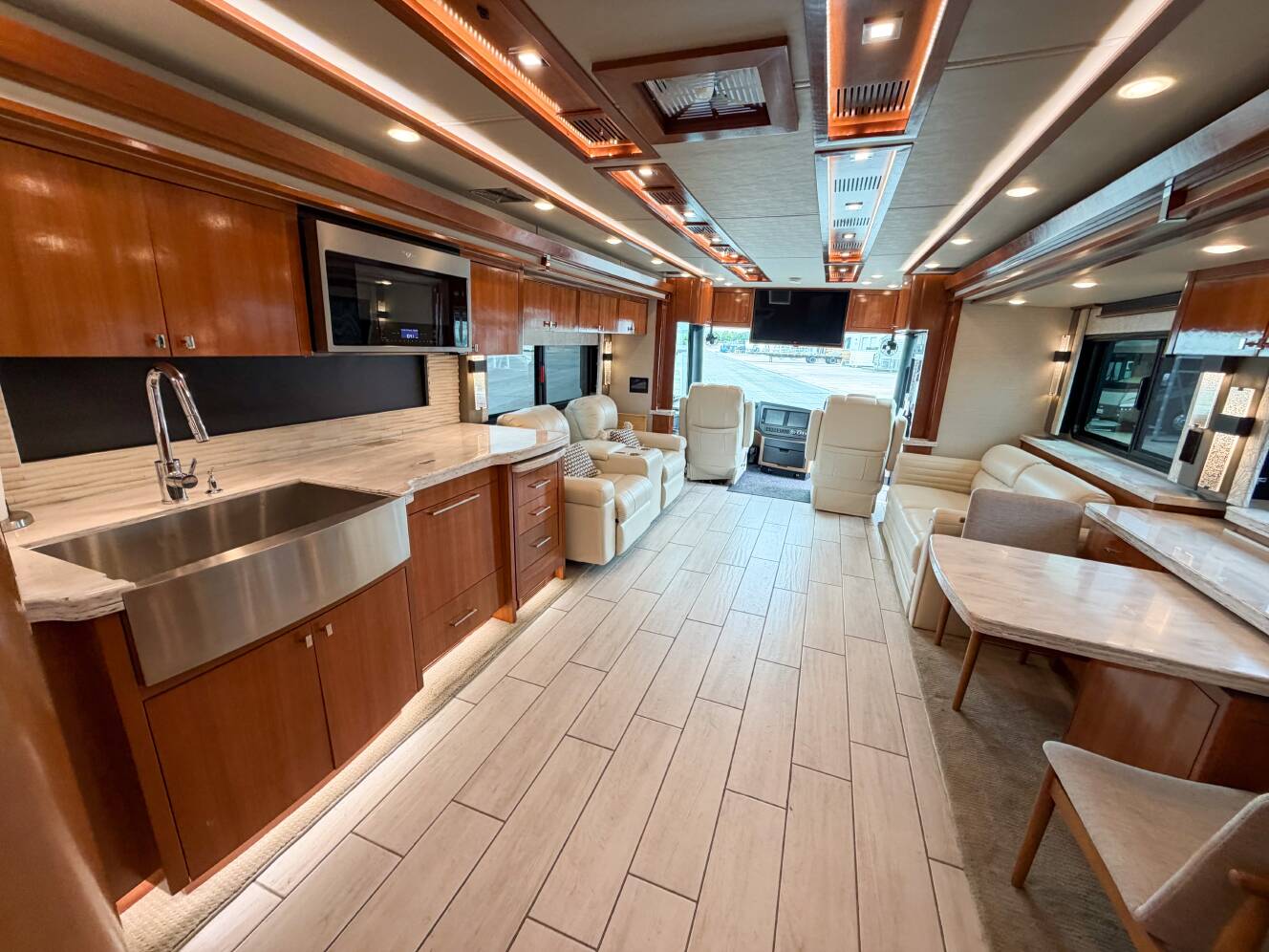 A photo of this 2021 Tiffin Motorhomes ZEPHYR 45 PZ