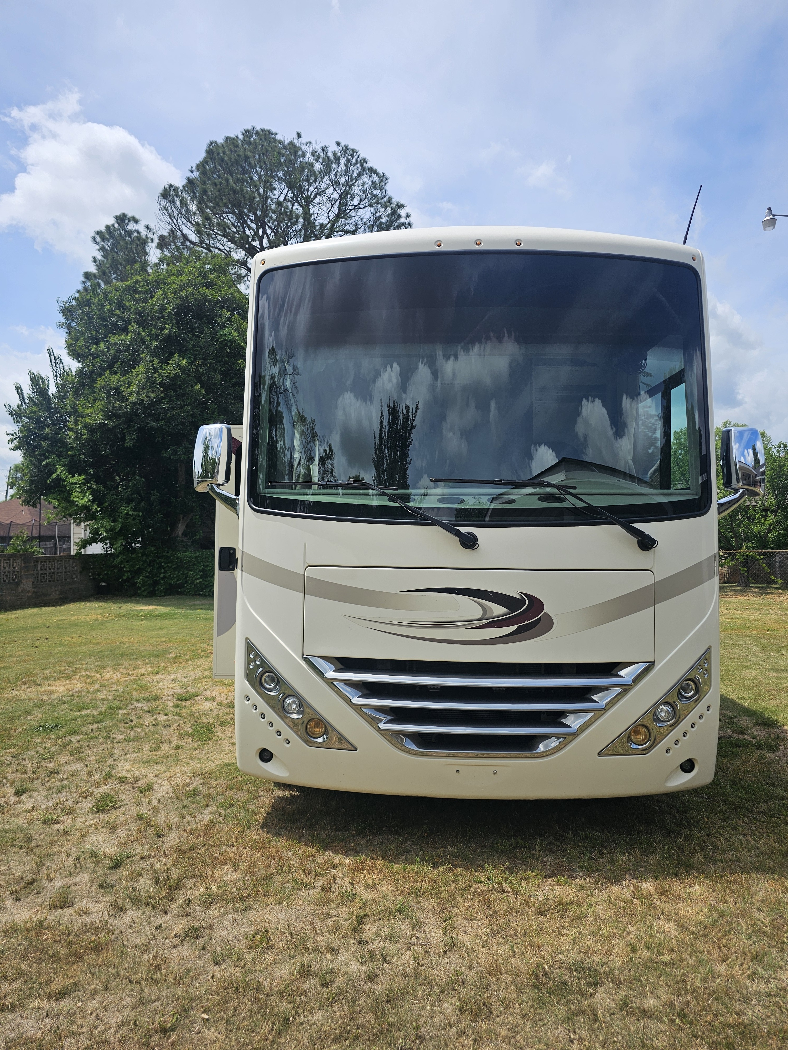 2018 Thor Motor Coach HURRICANE 29M RV