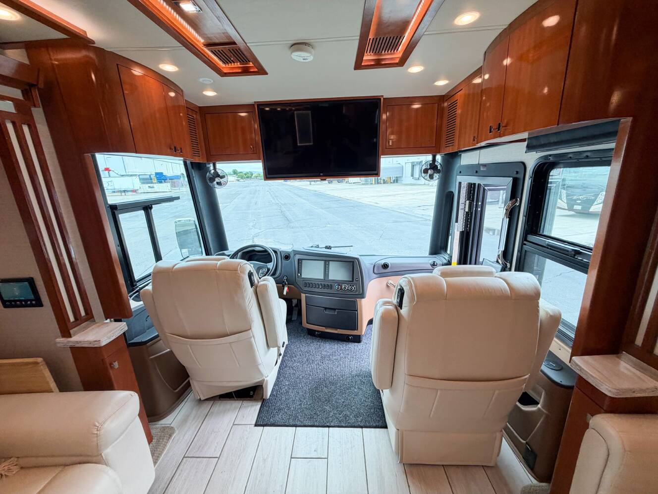A photo of this 2021 Tiffin Motorhomes ZEPHYR 45 PZ