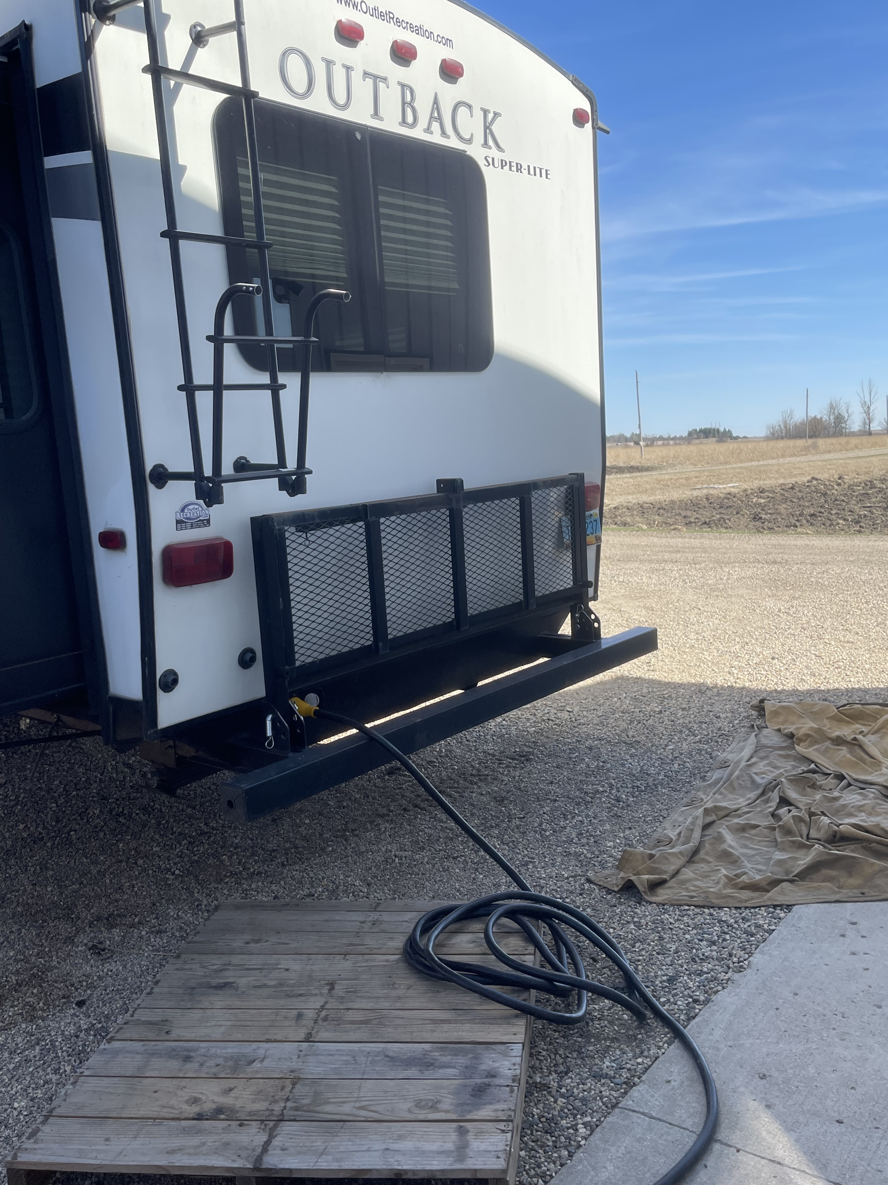 2017 Keystone OUTBACK 332FK RV