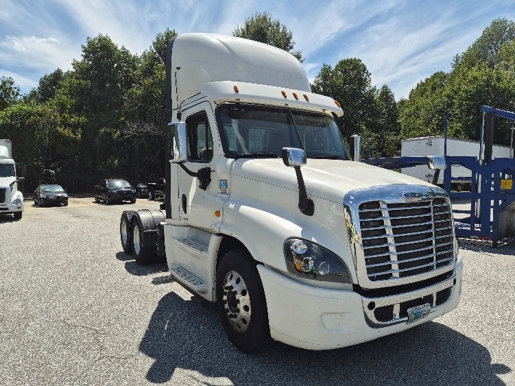 2018 FREIGHTLINER CASCADIA 125 in Greensboro, NC