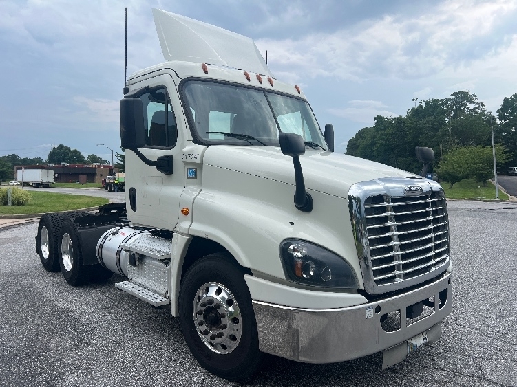 2019 FREIGHTLINER CASCADIA 125 in Essex, MD