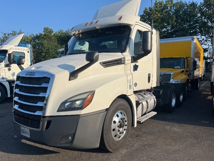 2019 FREIGHTLINER CASCADIA 126 in Capitol Heights, MD