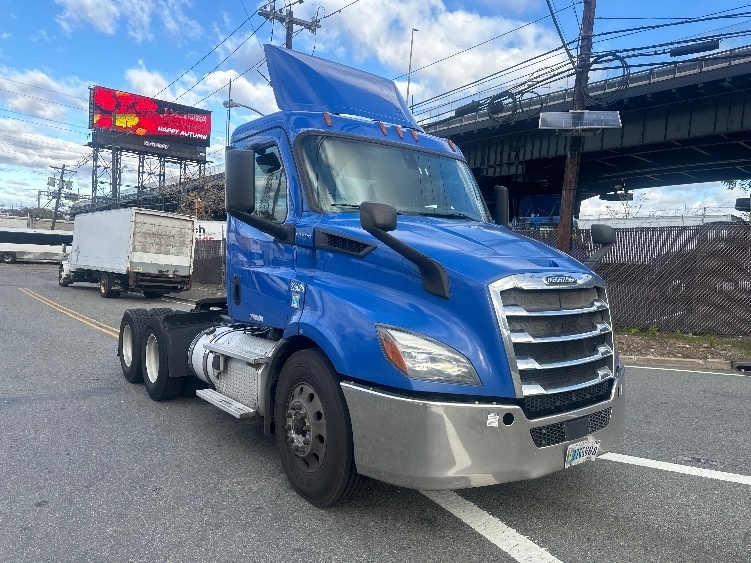 2019 FREIGHTLINER CASCADIA 116 in North Bergen, NJ