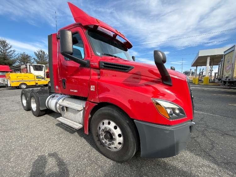 2019 FREIGHTLINER CASCADIA 126 in Edison, NJ