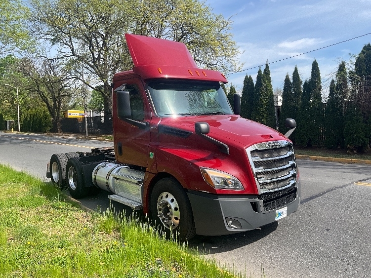 2019 FREIGHTLINER CASCADIA 126 in Millville, NJ