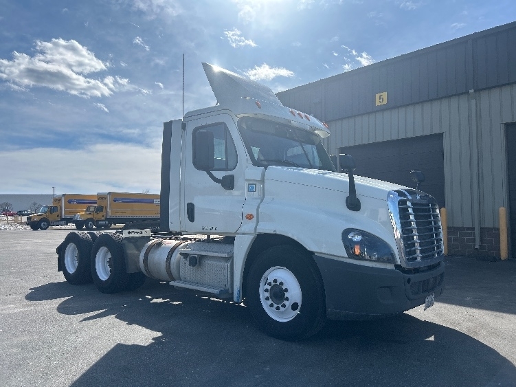 2018 FREIGHTLINER CASCADIA 125 in Londonderry, NH