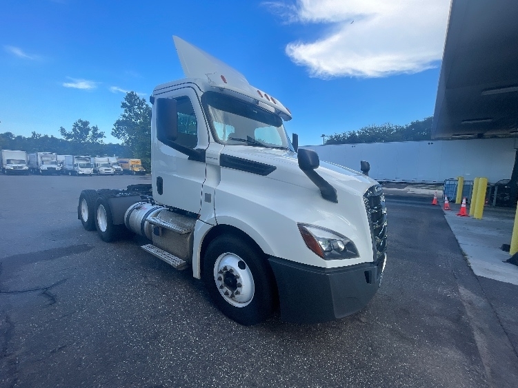 2019 FREIGHTLINER CASCADIA 126 in Jacksonville, FL