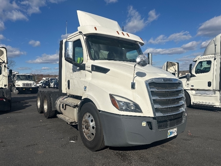 2020 FREIGHTLINER CASCADIA 116 in Jessup, MD