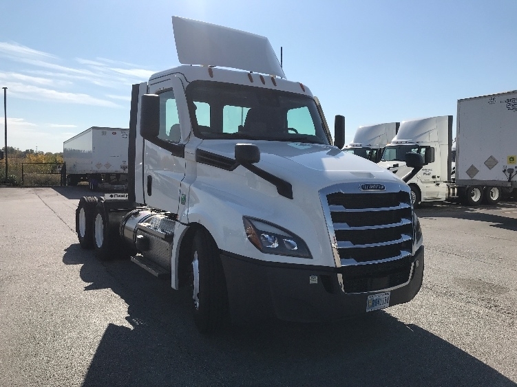 2020 FREIGHTLINER CASCADIA 126 in Louisville, KY