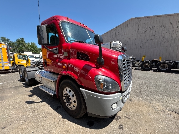 2020 FREIGHTLINER CASCADIA 113 in Edison, NJ