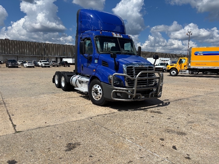 2020 FREIGHTLINER CASCADIA 113 in Hammond, LA
