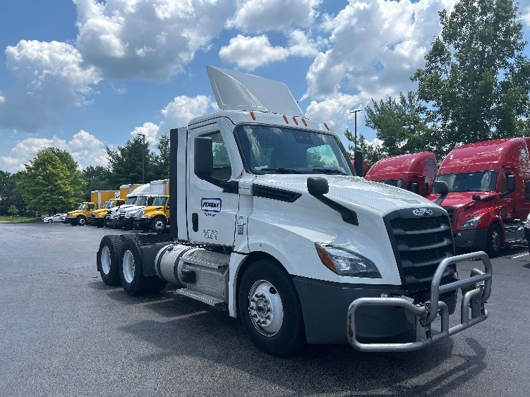 2021 FREIGHTLINER CASCADIA 126 in Corsica, PA