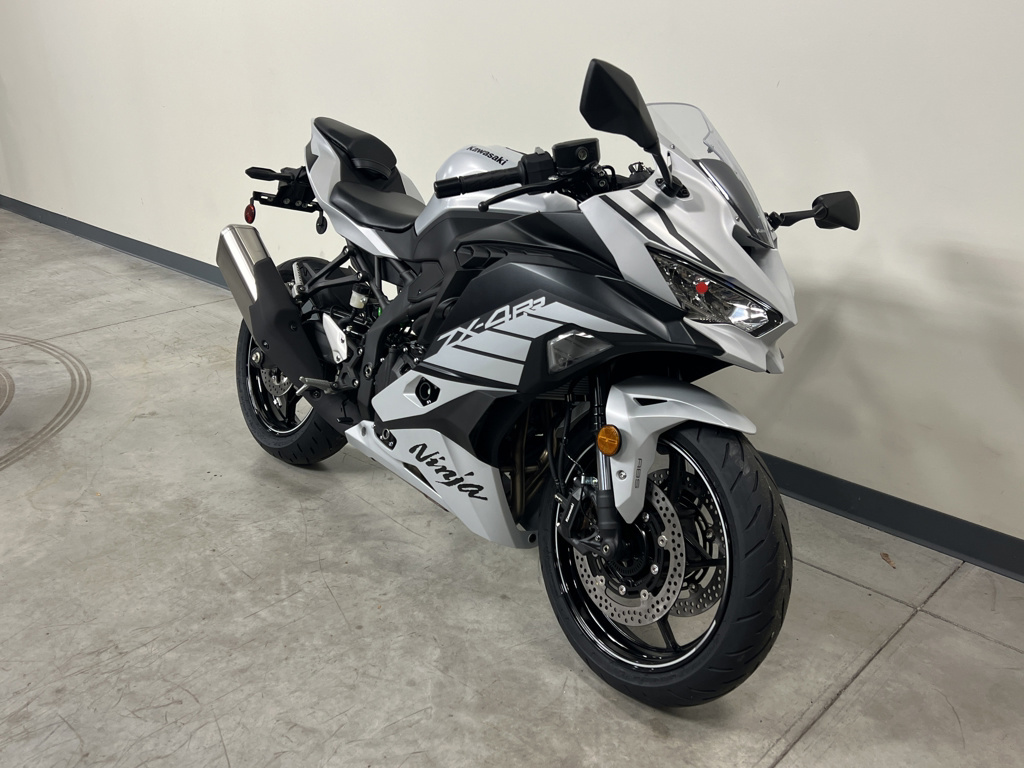 Harley-Davidson,kawasaki,moto Guzzi,triumph Ninja ZX-4RR