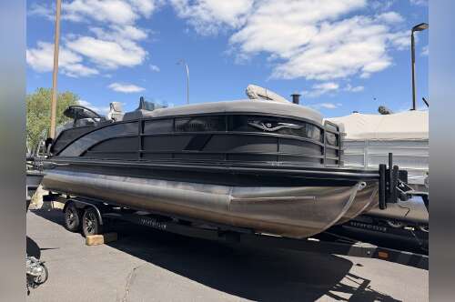 2025 Bennington M Quad Bench 24 MFB Tritoon in rochester MN