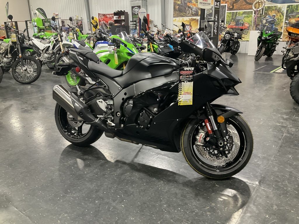 『TEN BS LS BLACK XL』 2025 Kawasaki Ninja® ZX™-10R ABS Metallic Flat Spark Black / Ebony