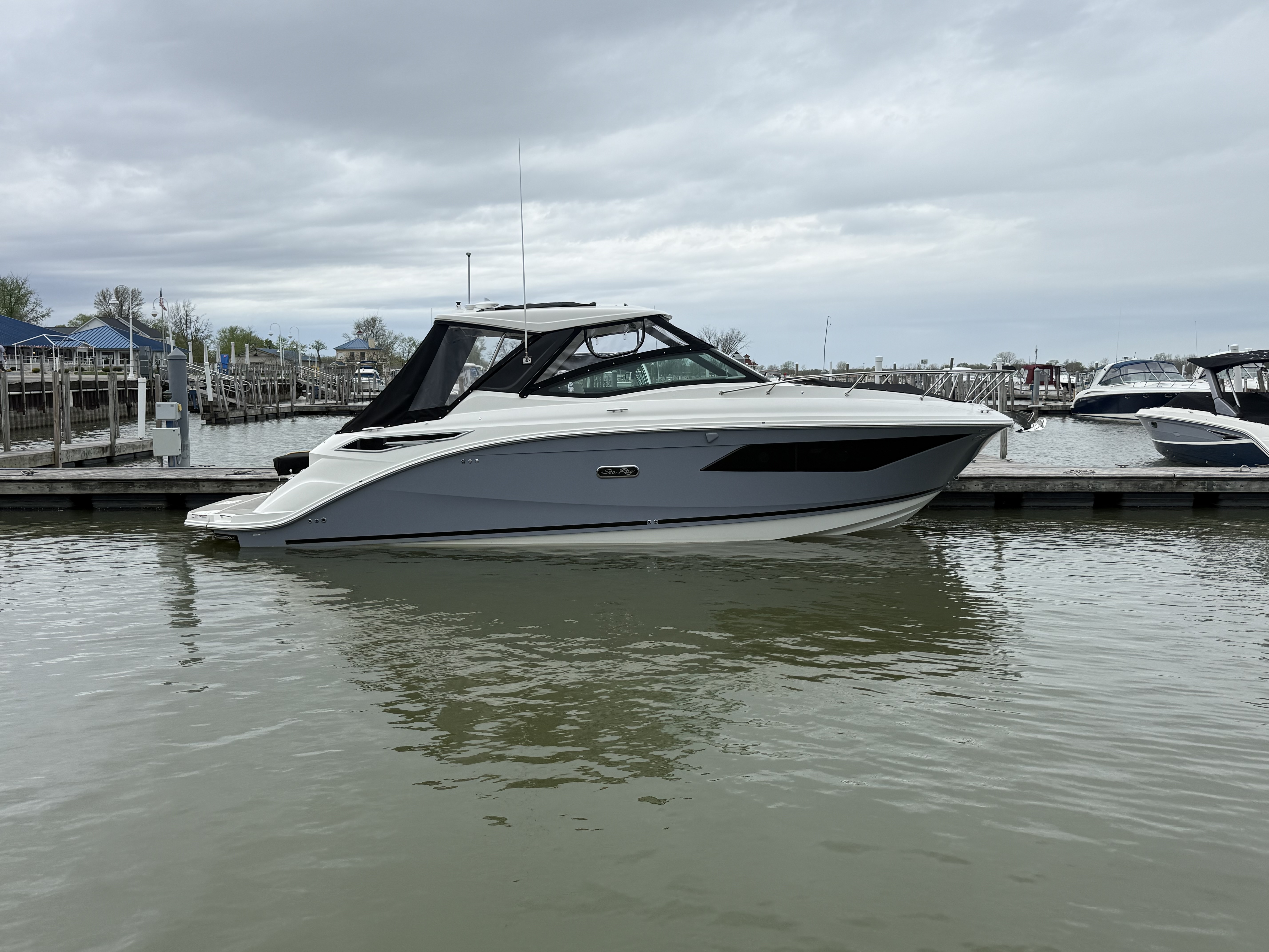 2026 Sea Ray Sundancer 320 390 in marblehead OH