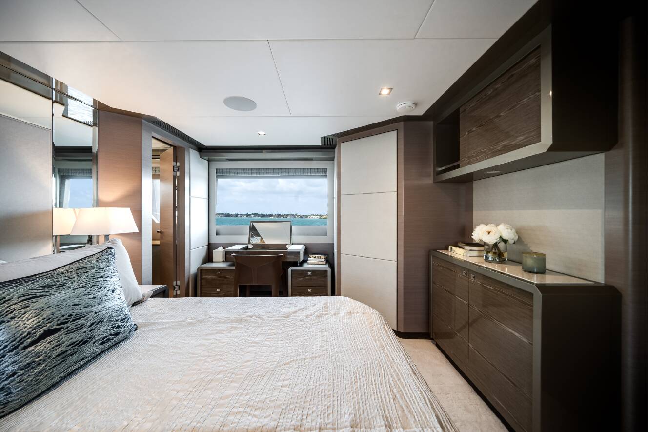 A photo of this 2023 Ocean Alexander 27R