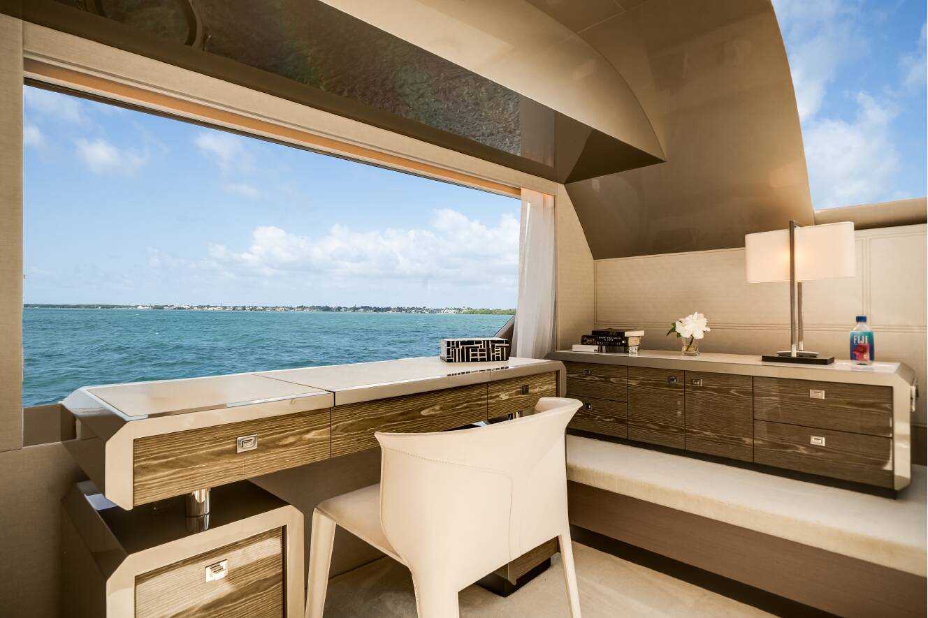 A photo of this 2023 Ocean Alexander 27R