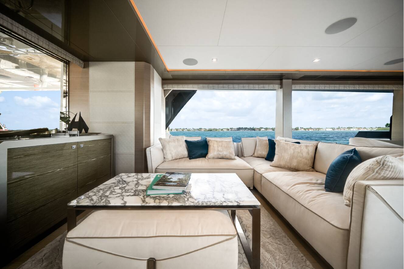 A photo of this 2023 Ocean Alexander 27R