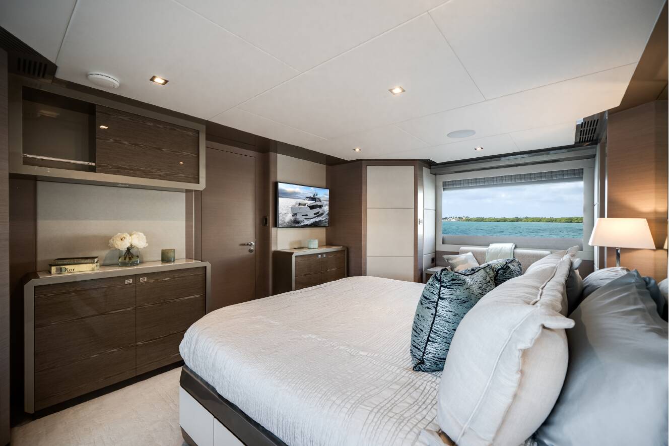 A photo of this 2023 Ocean Alexander 27R