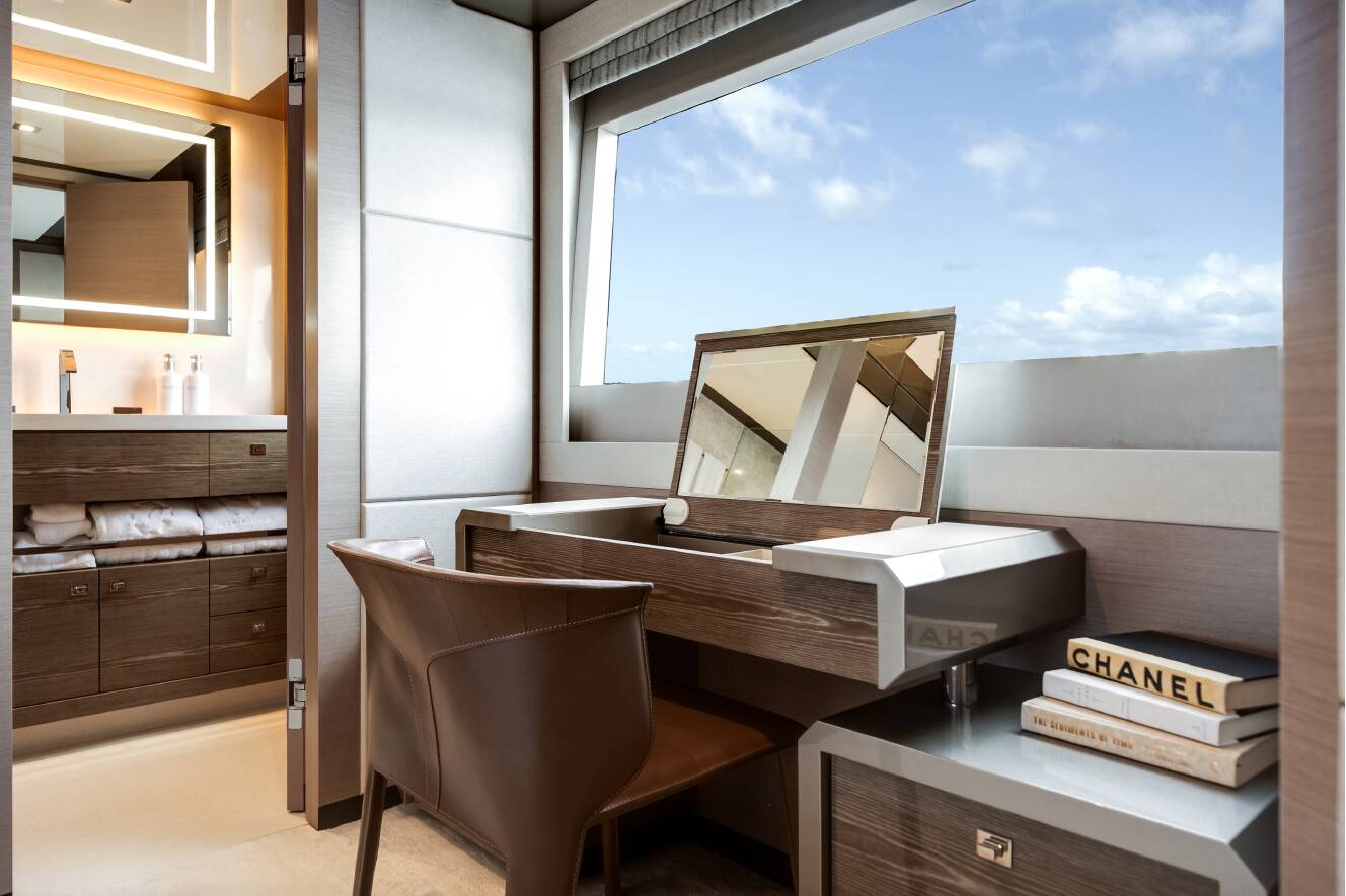 A photo of this 2023 Ocean Alexander 27R