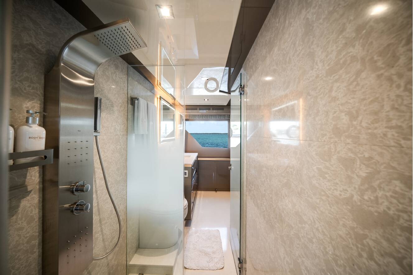 A photo of this 2023 Ocean Alexander 27R