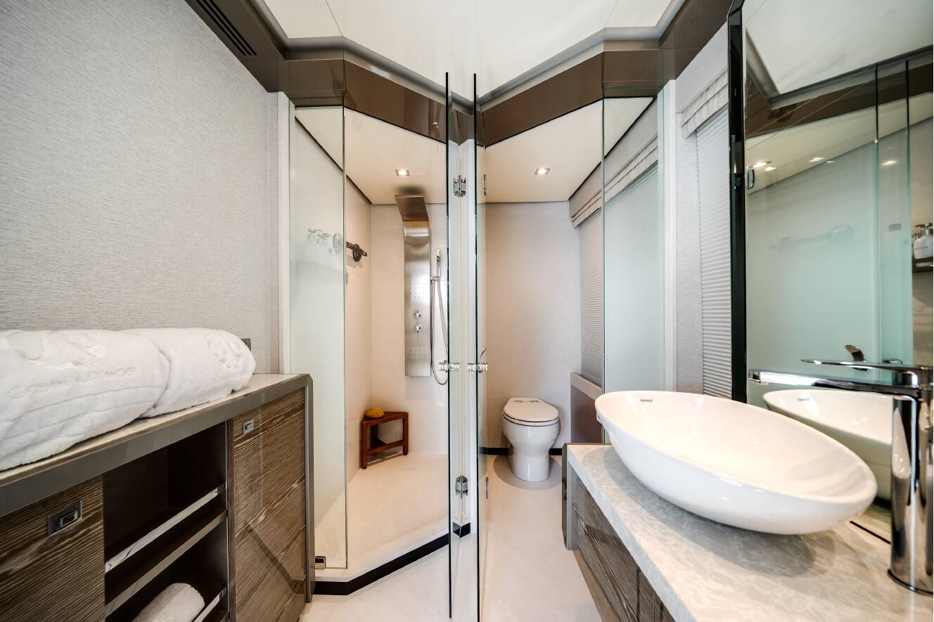 A photo of this 2023 Ocean Alexander 27R