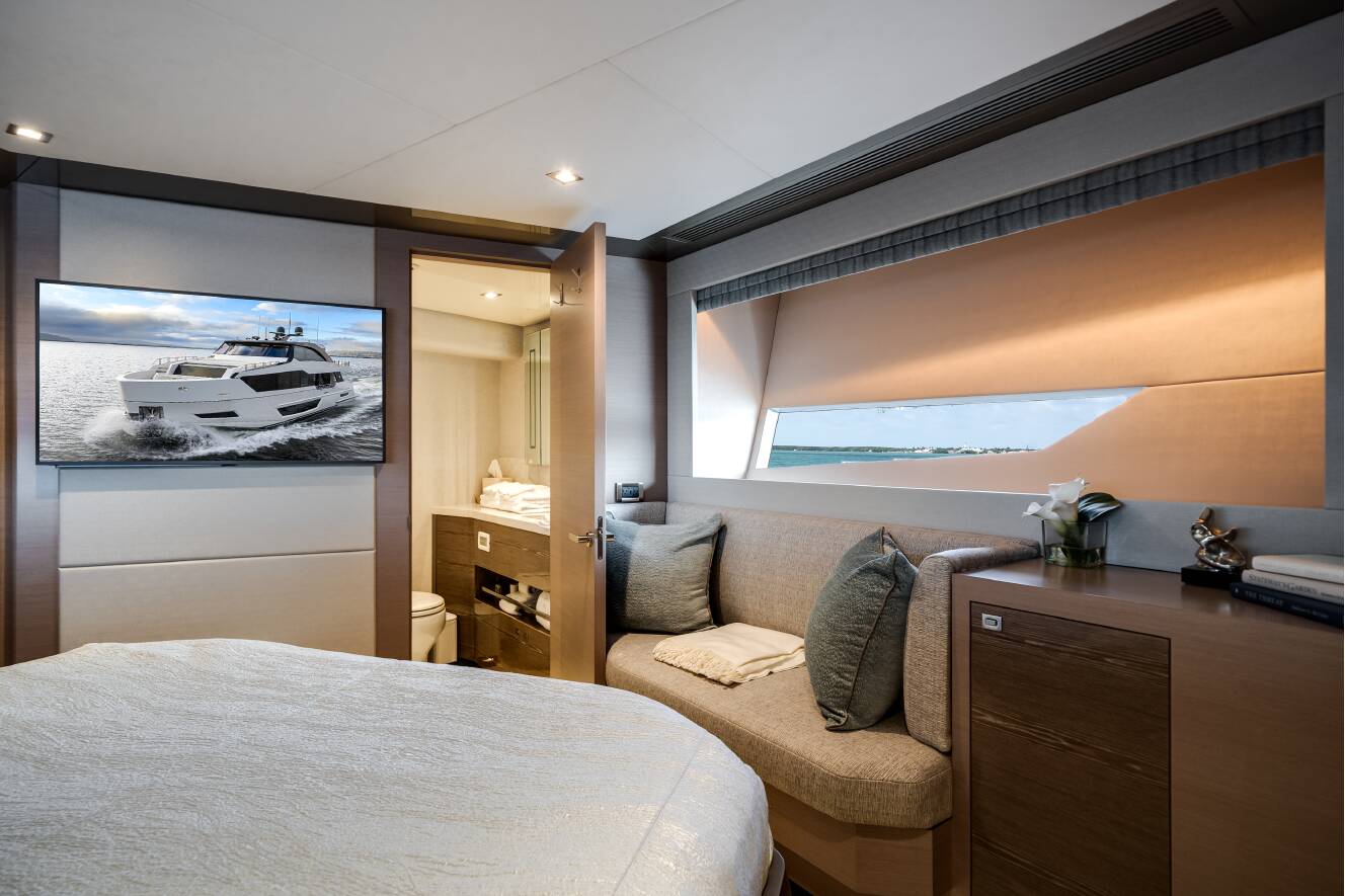 A photo of this 2023 Ocean Alexander 27R