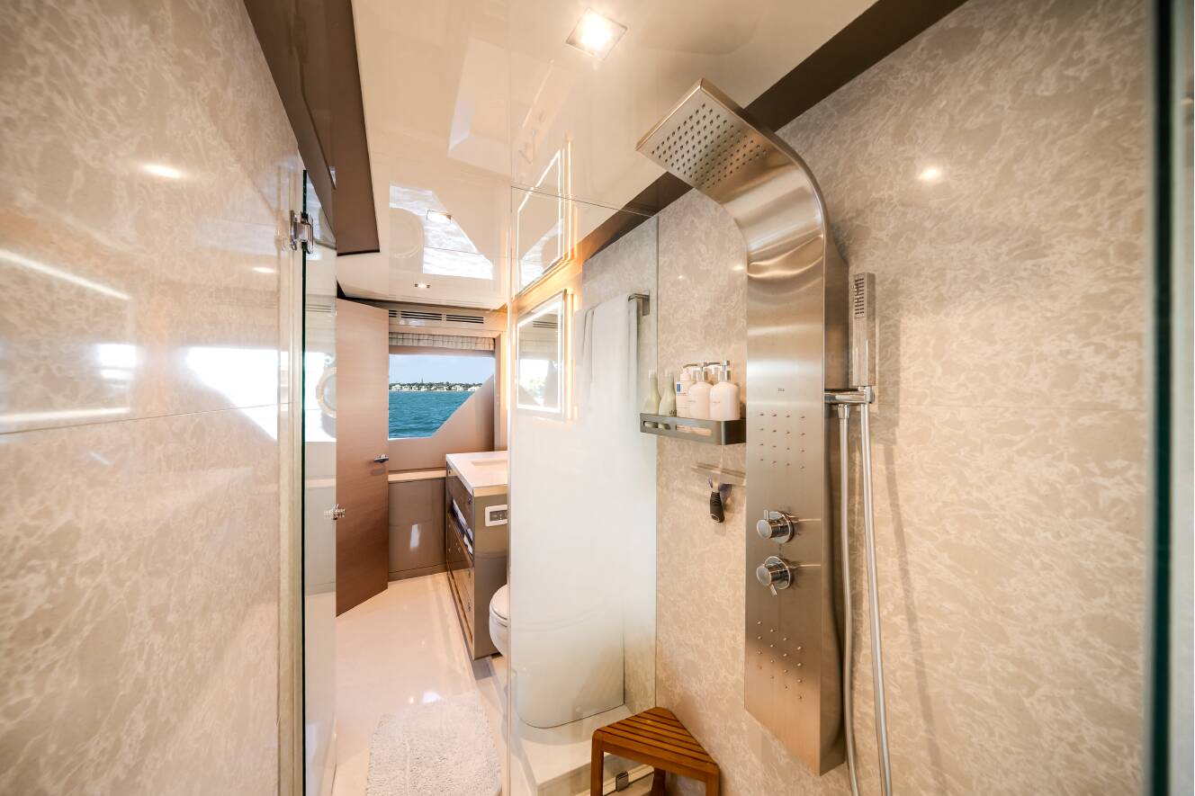 A photo of this 2023 Ocean Alexander 27R