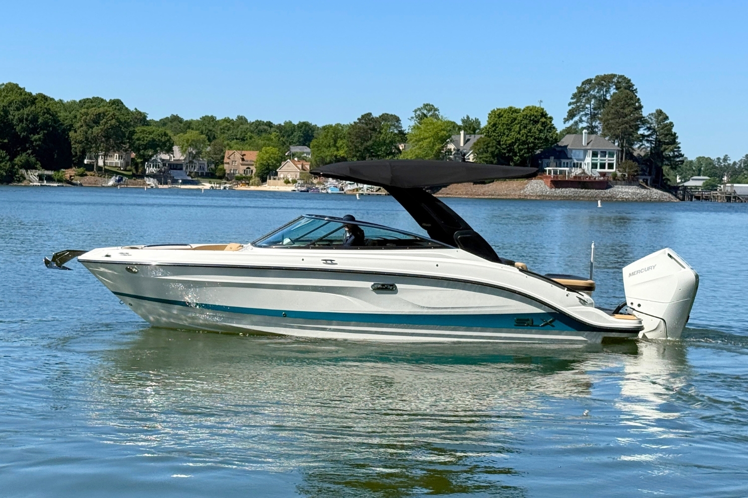 2026 Sea Ray SLX 260 Outboard W 230 in clover SC