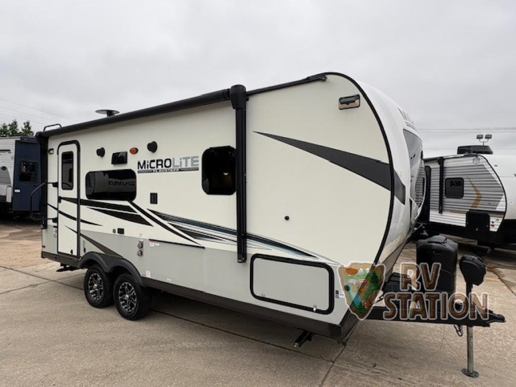 2022 Forest River Rv Flagstaff Micro Lite 21FBRS in cleveland TX