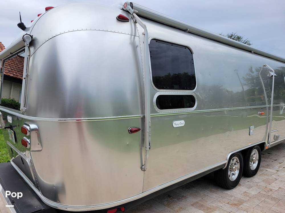 2022 Airstream Flying Cloud 30RB in davie FL