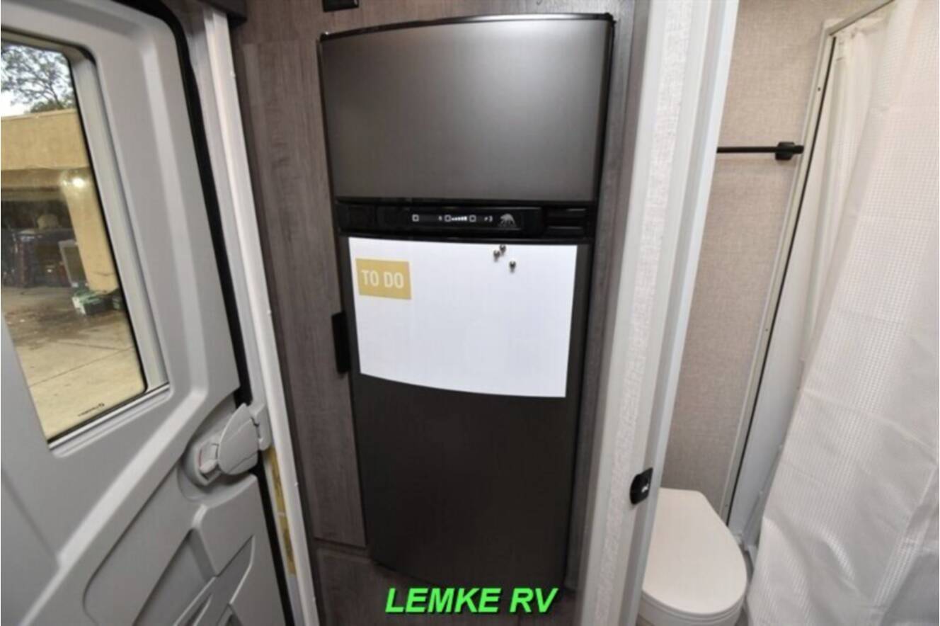 A photo of this 2023 Lance 1475