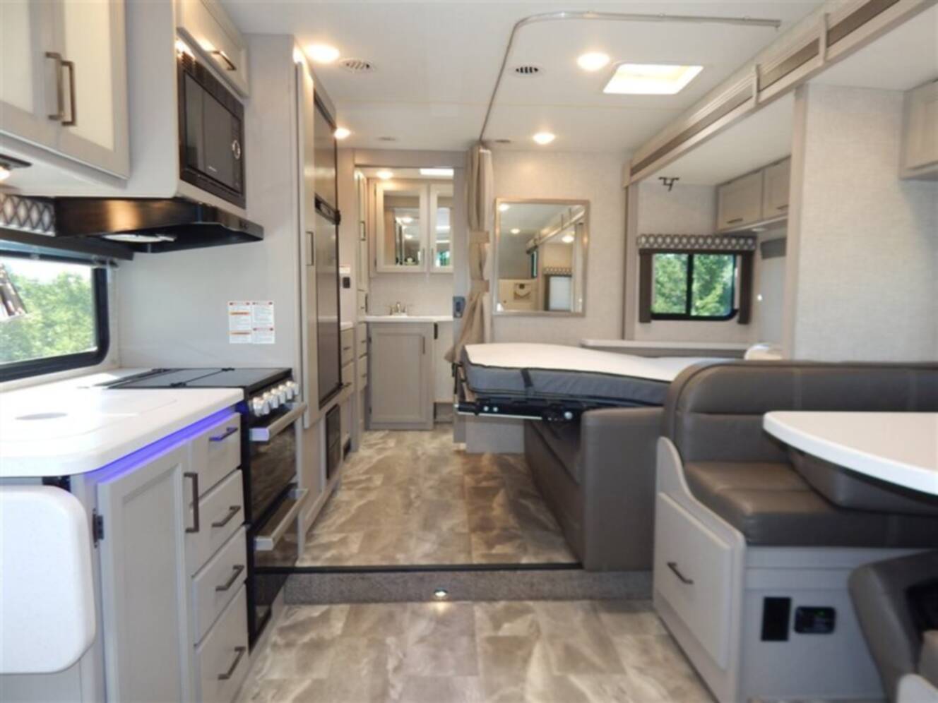 A photo of this 2022 Thor Quantum LC25