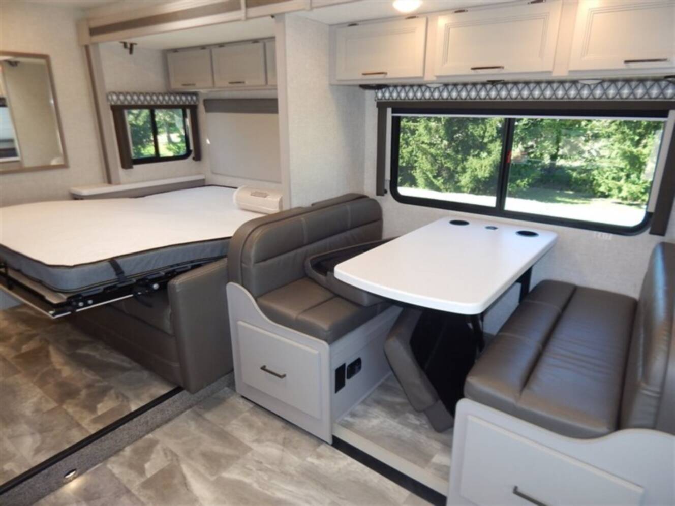 A photo of this 2022 Thor Quantum LC25