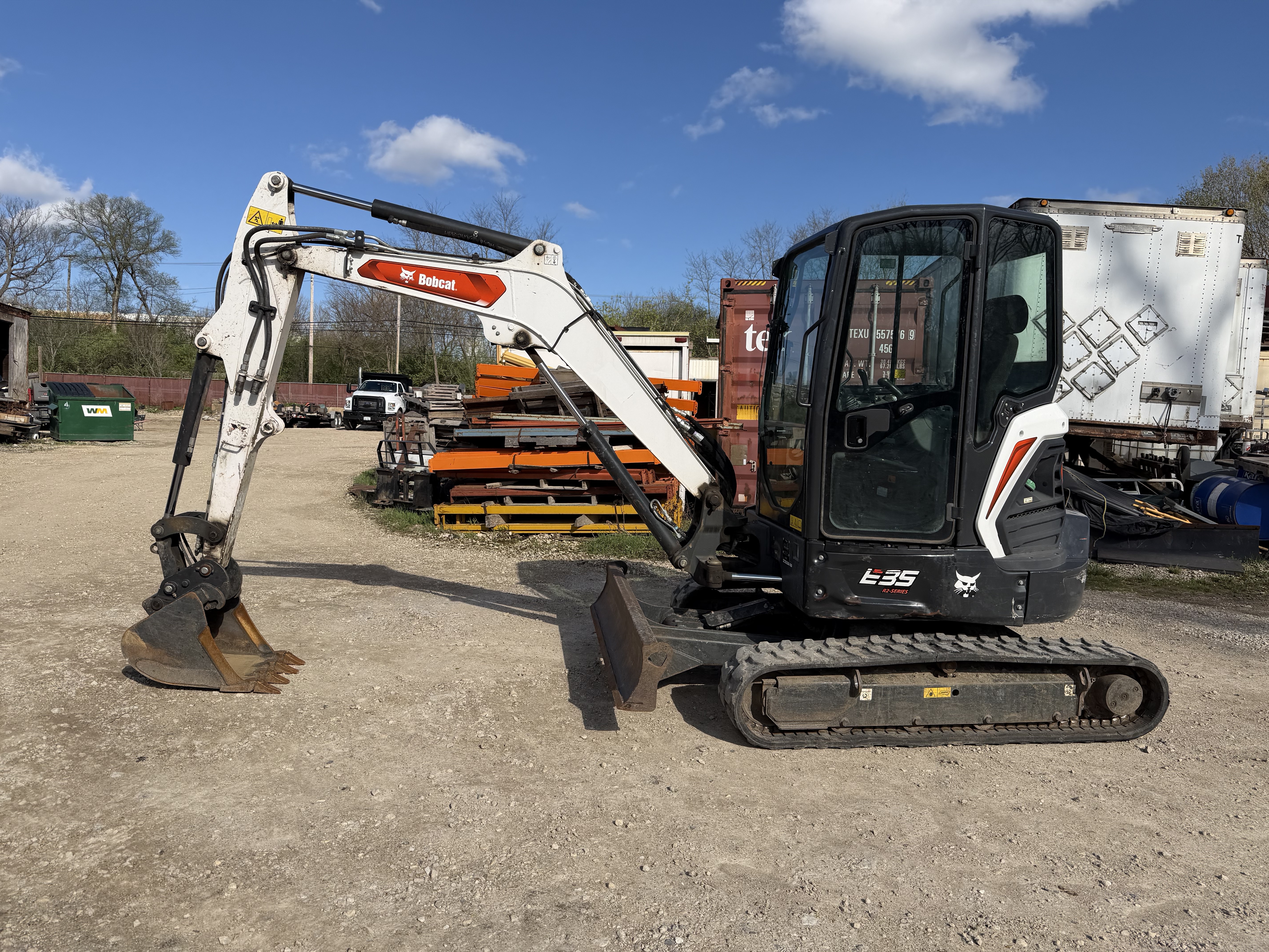 2023 BOBCAT E35 in Batavia, IL