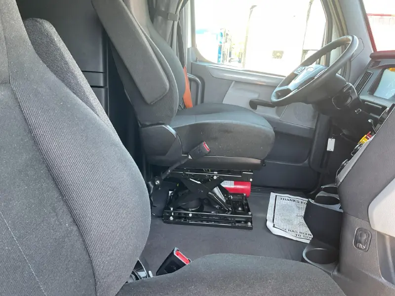 2020 FREIGHTLINER CASCADIA 126