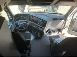 2020 FREIGHTLINER CASCADIA 126