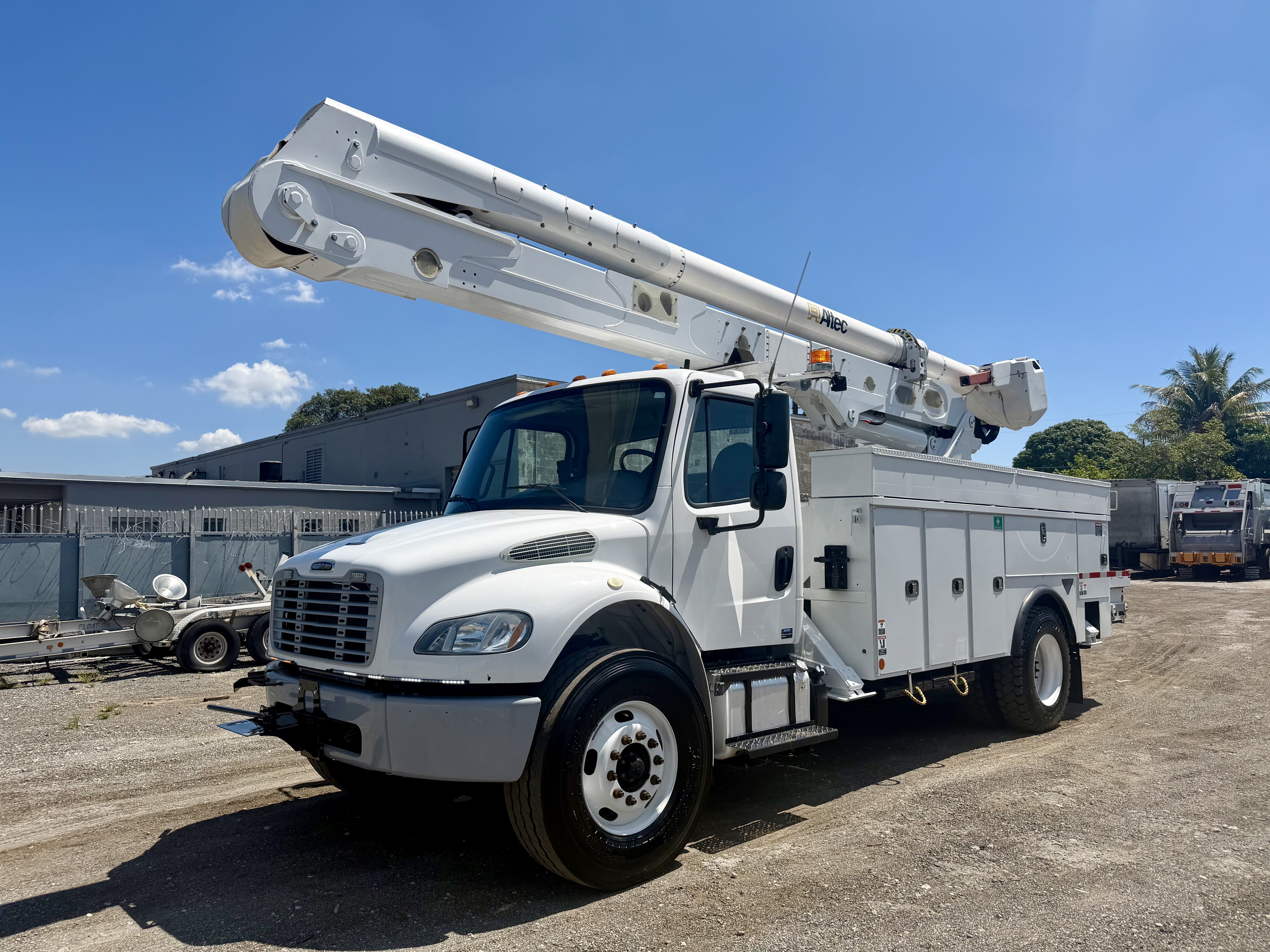 2019 FREIGHTLINER M2 in Miami, FL
