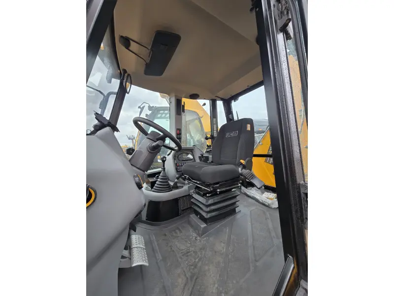 2023 JCB 3CX