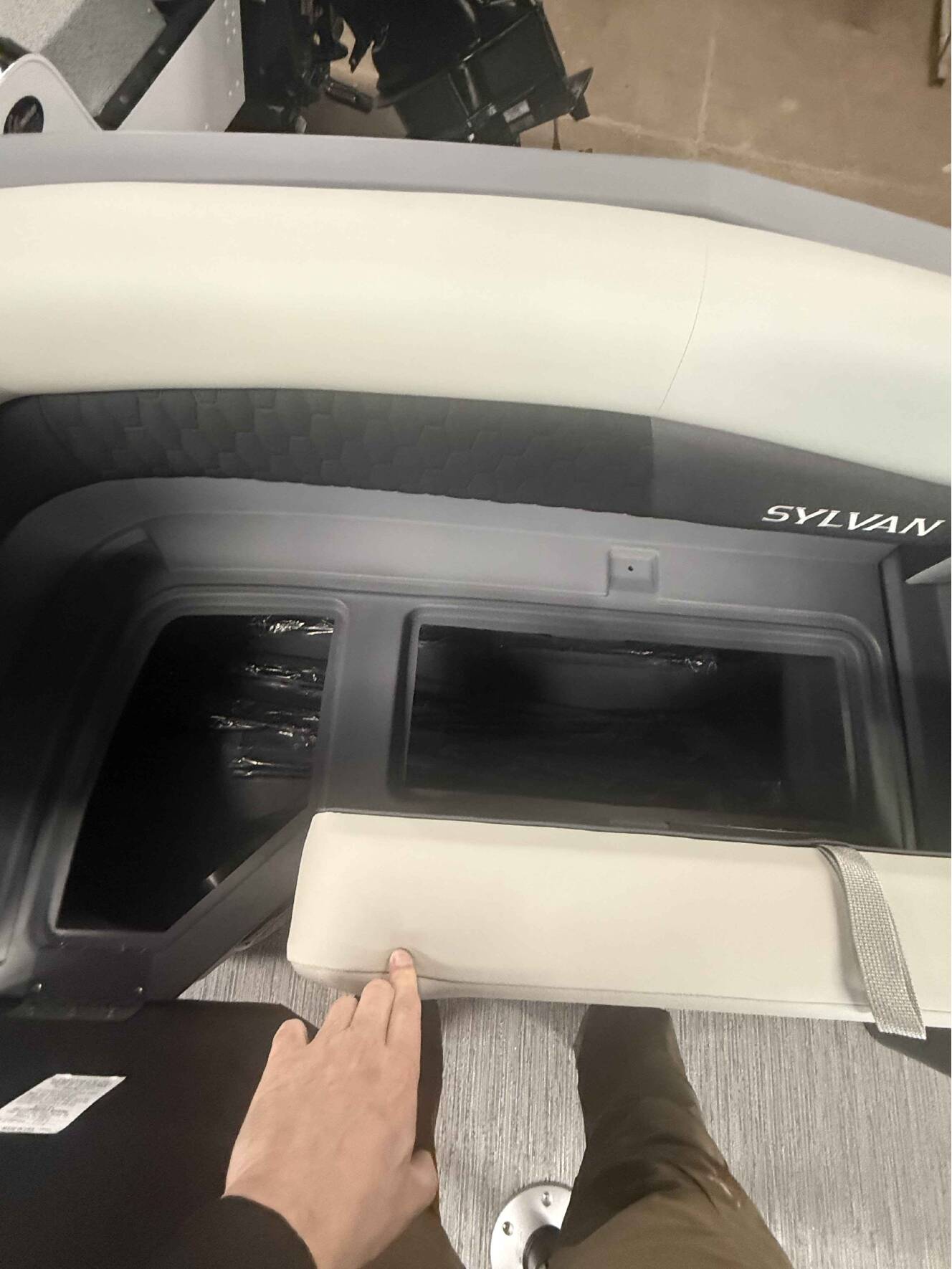 A photo of this 2026 Sylvan R-22 PF