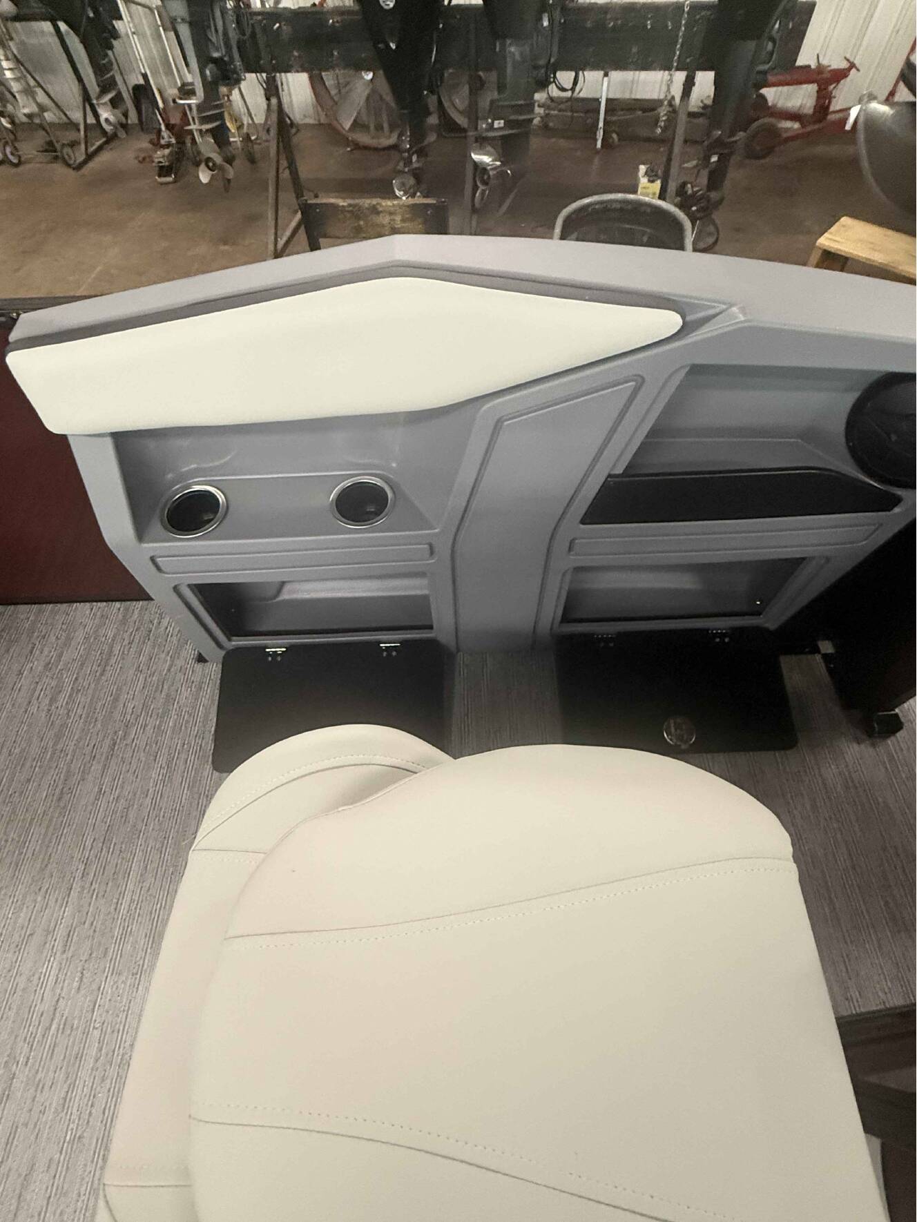 A photo of this 2026 Sylvan R-22 PF