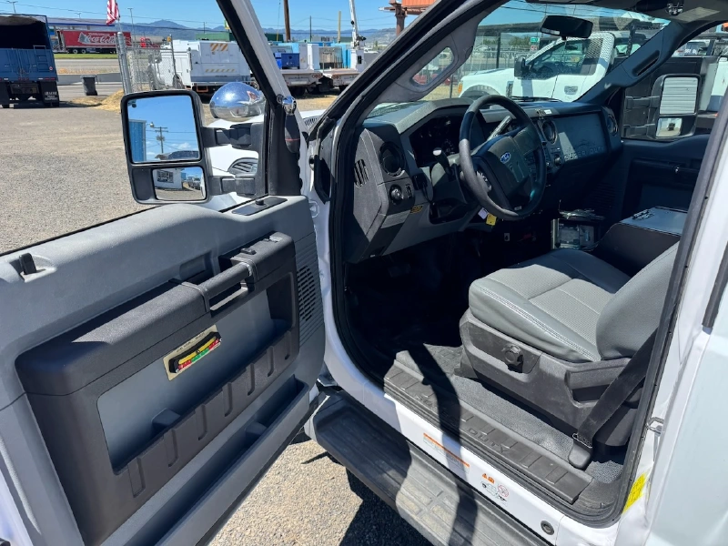 2013 FORD F550