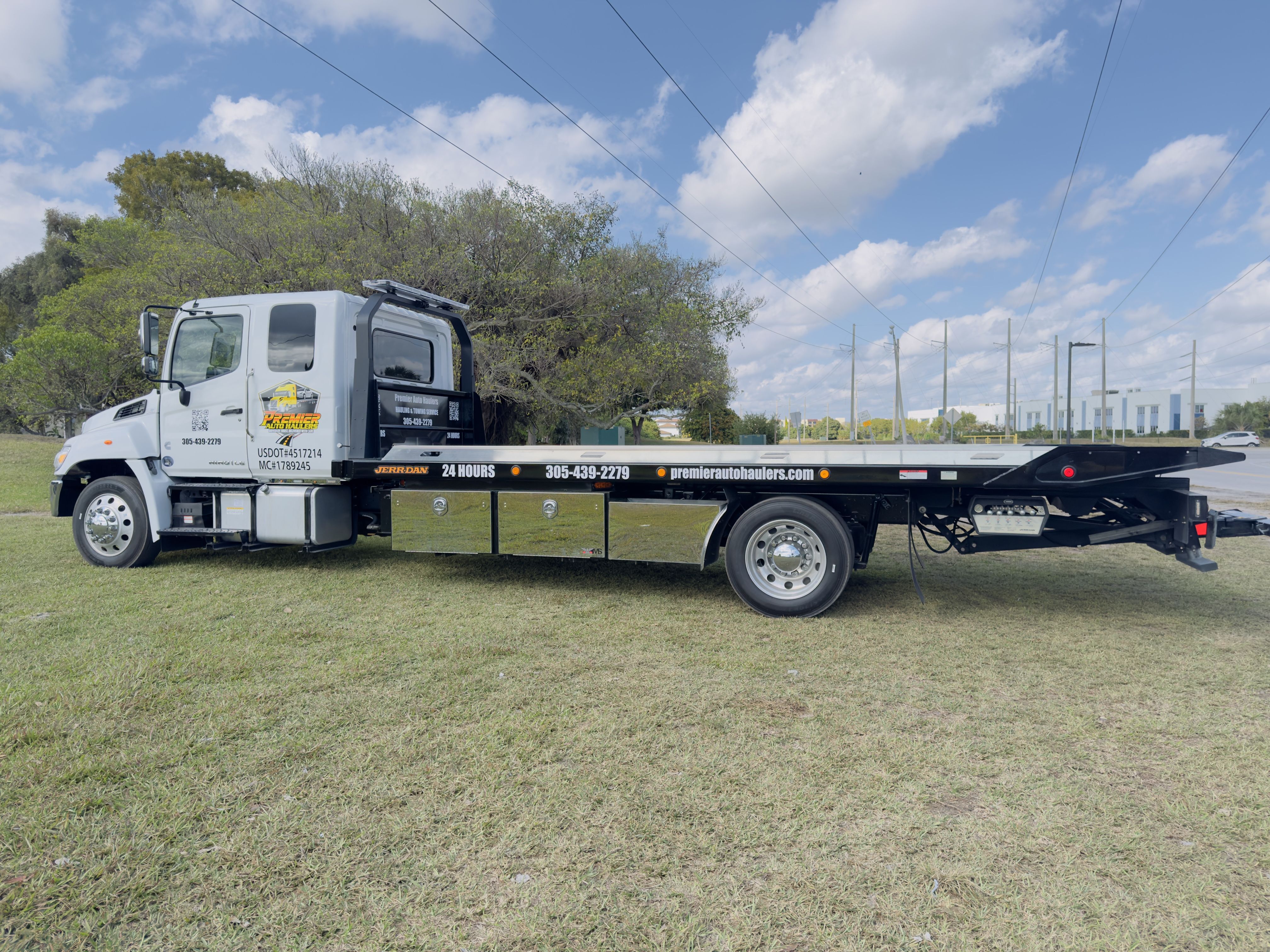 2024 HINO L6 in Miami, FL
