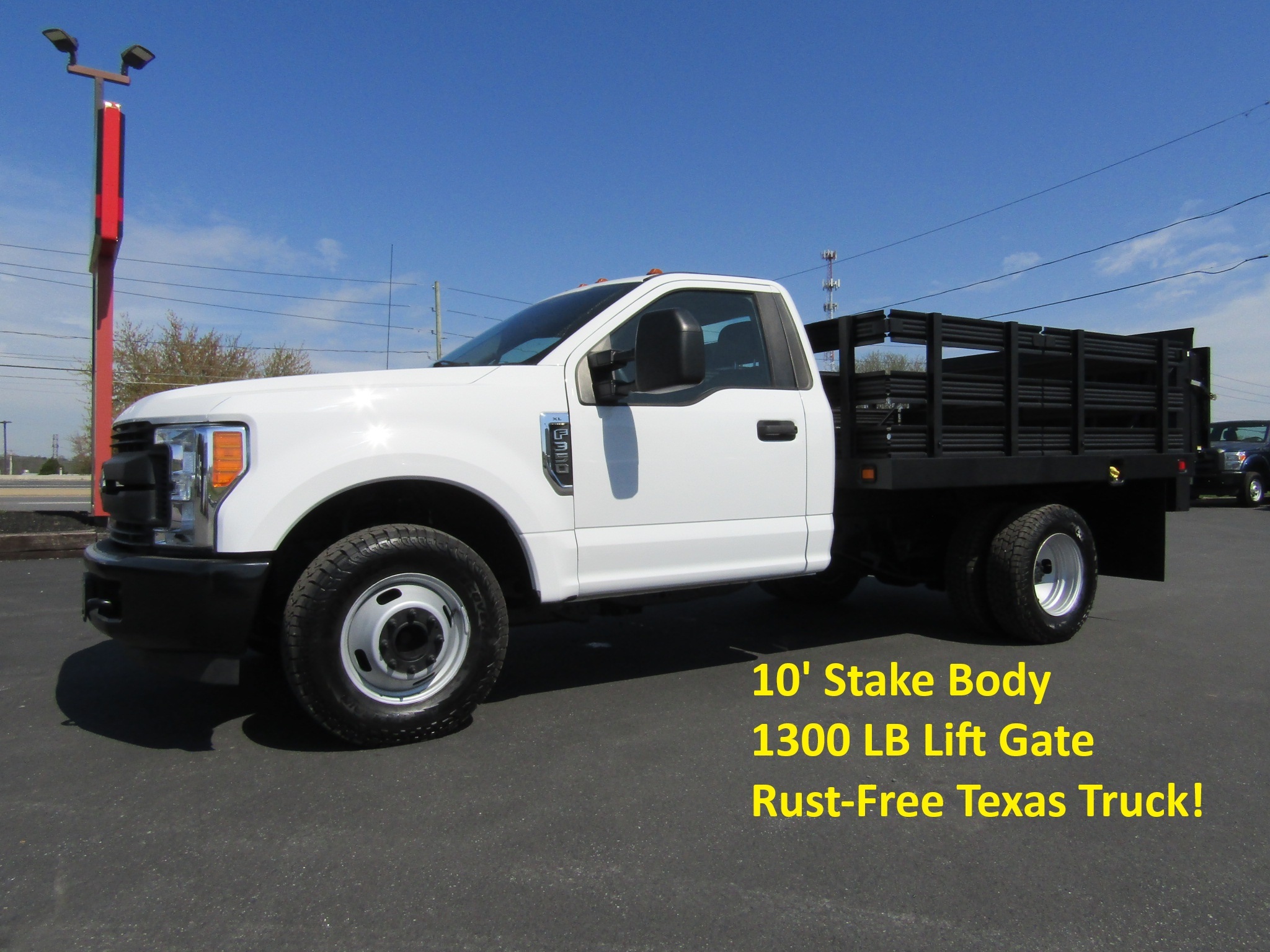 2017 FORD F350 in Ephrata, PA