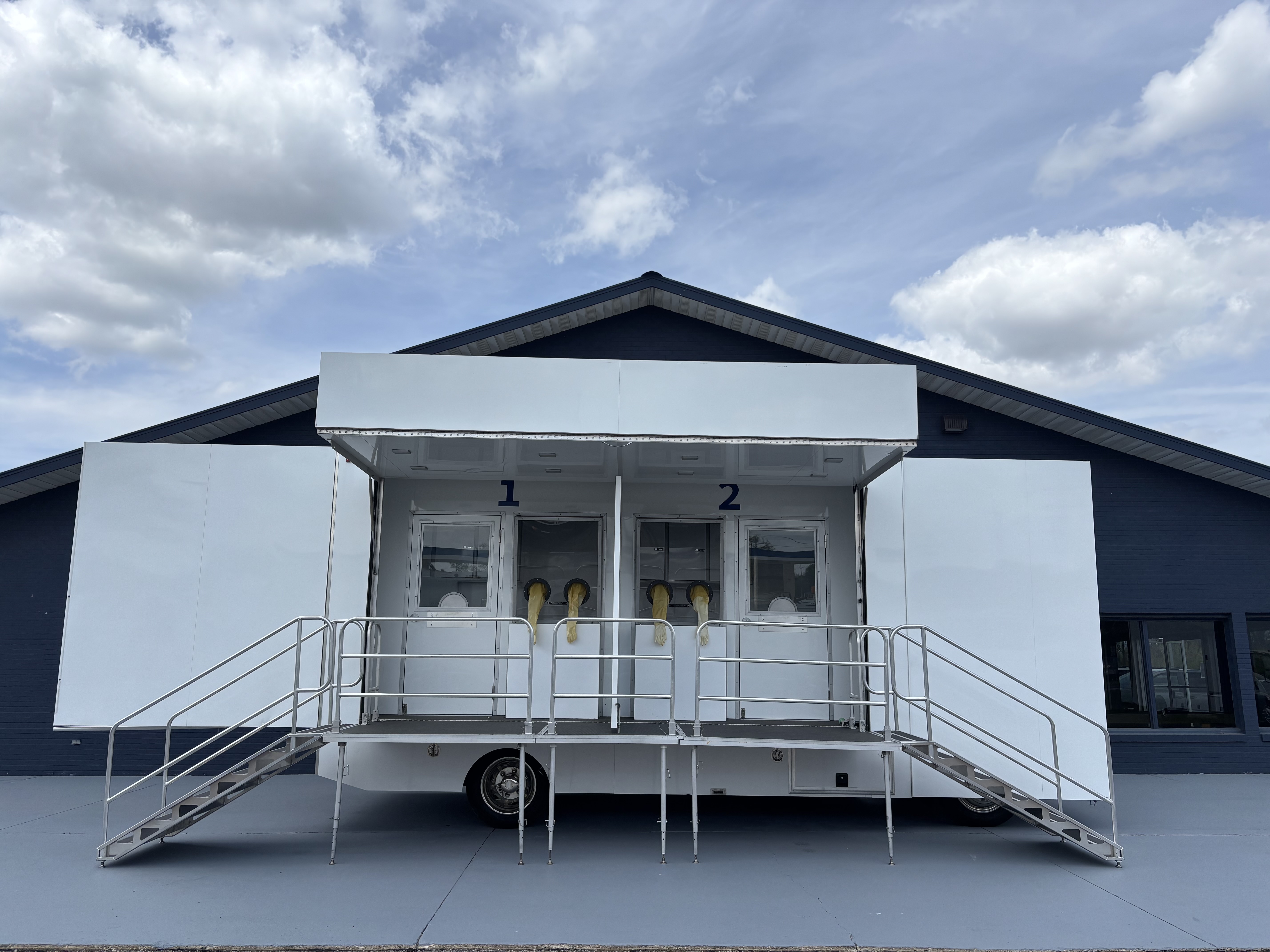 2019 ISUZU NPR HD Mobile Health Clinic in Braidwood, IL