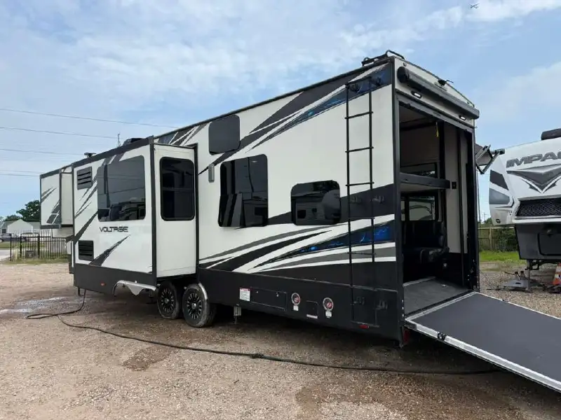 2019 DUTCHMEN VOLTAGE 3705