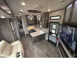 2019 DUTCHMEN VOLTAGE 3705